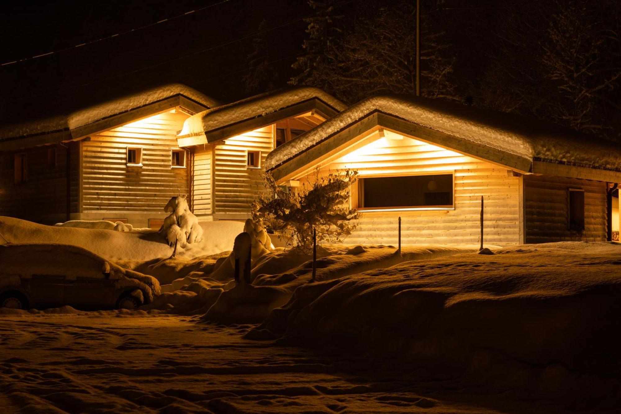 Huettenhotel Husky Lodge Muotathal Екстериор снимка