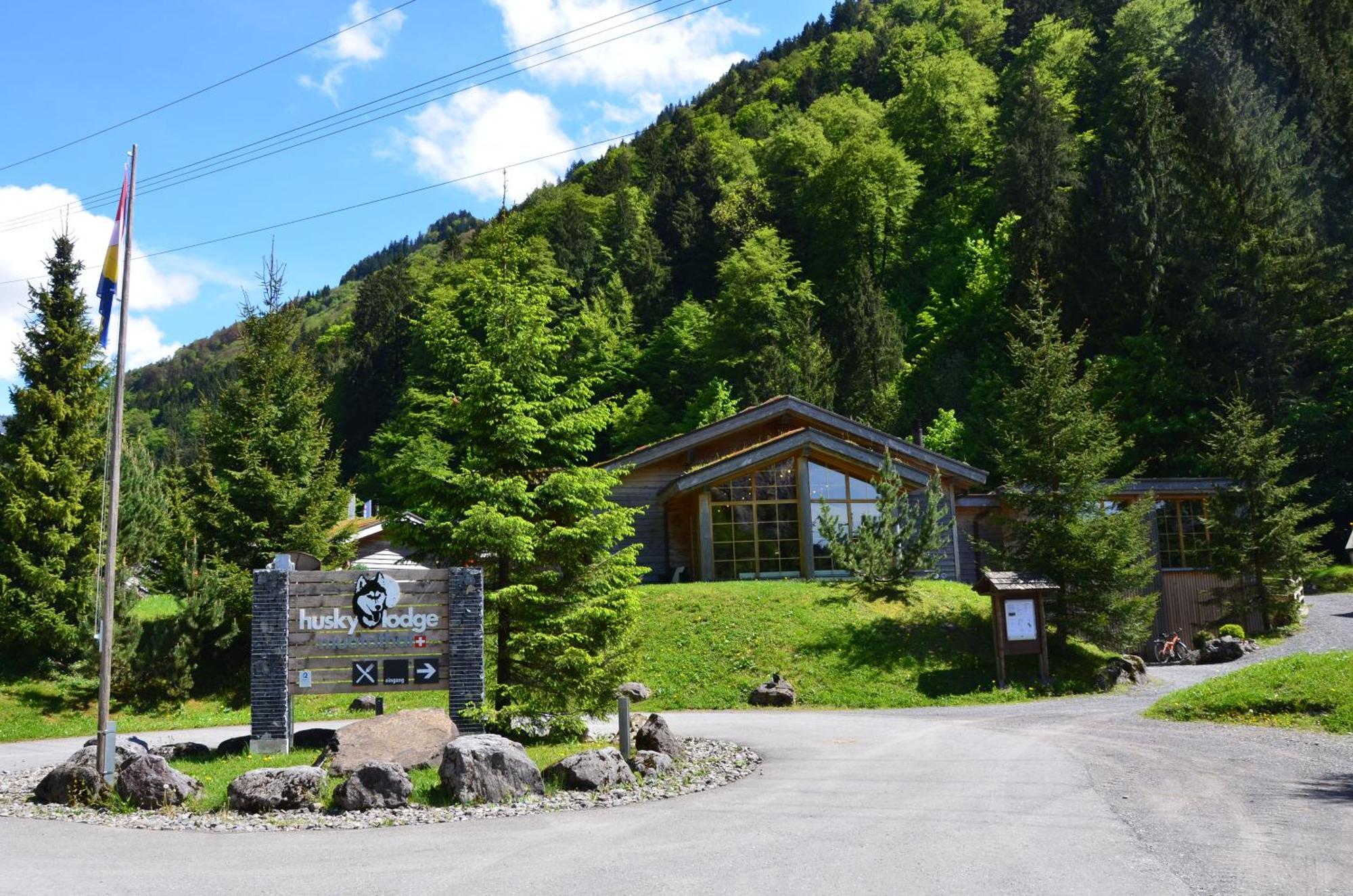 Huettenhotel Husky Lodge Muotathal Екстериор снимка