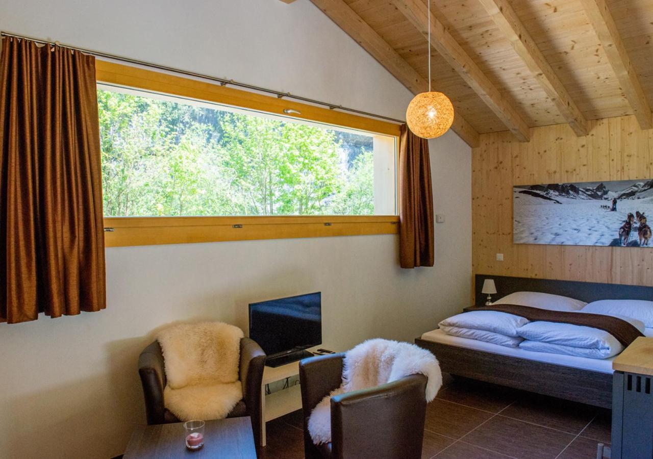Huettenhotel Husky Lodge Muotathal Екстериор снимка