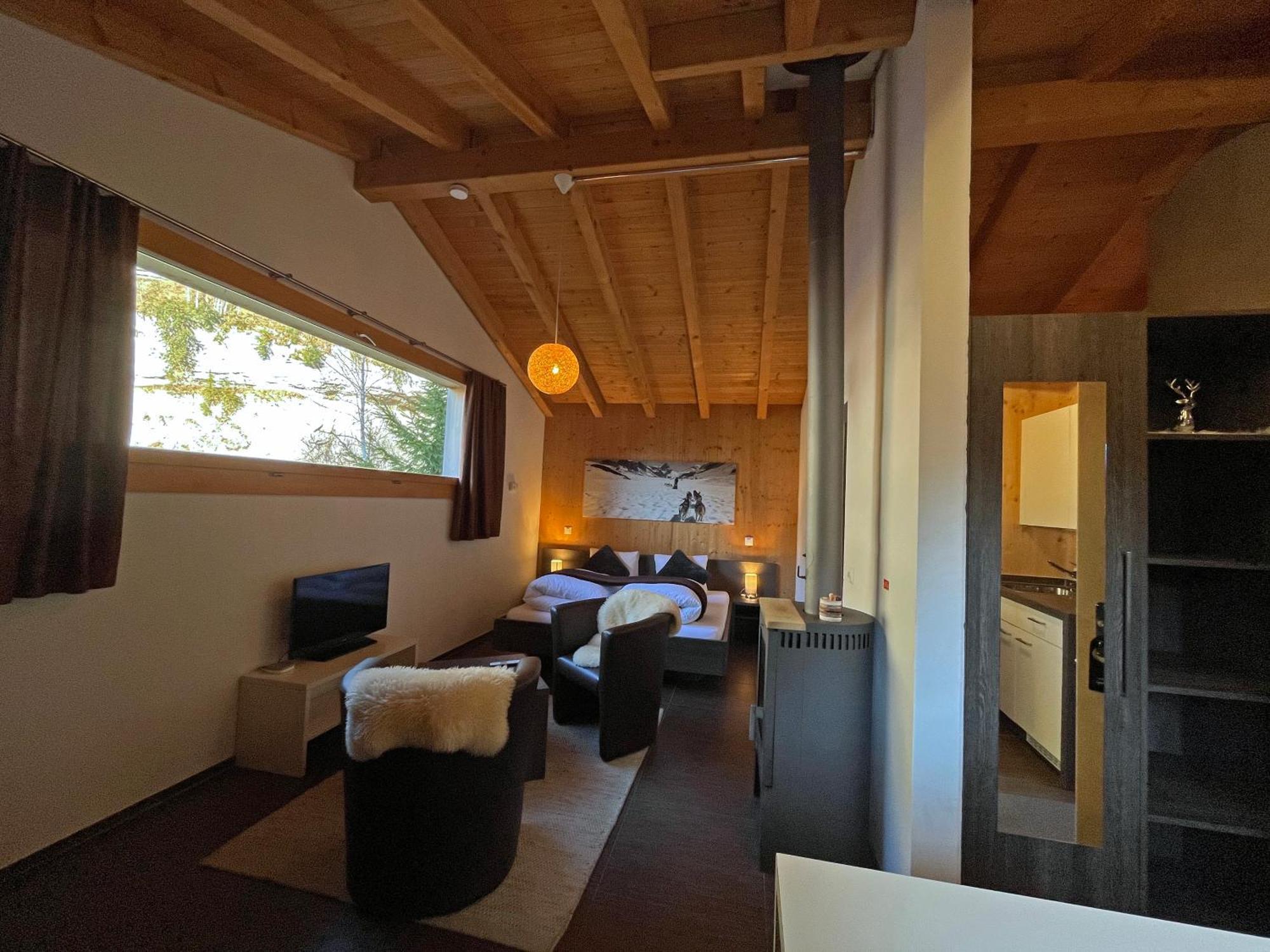 Huettenhotel Husky Lodge Muotathal Екстериор снимка