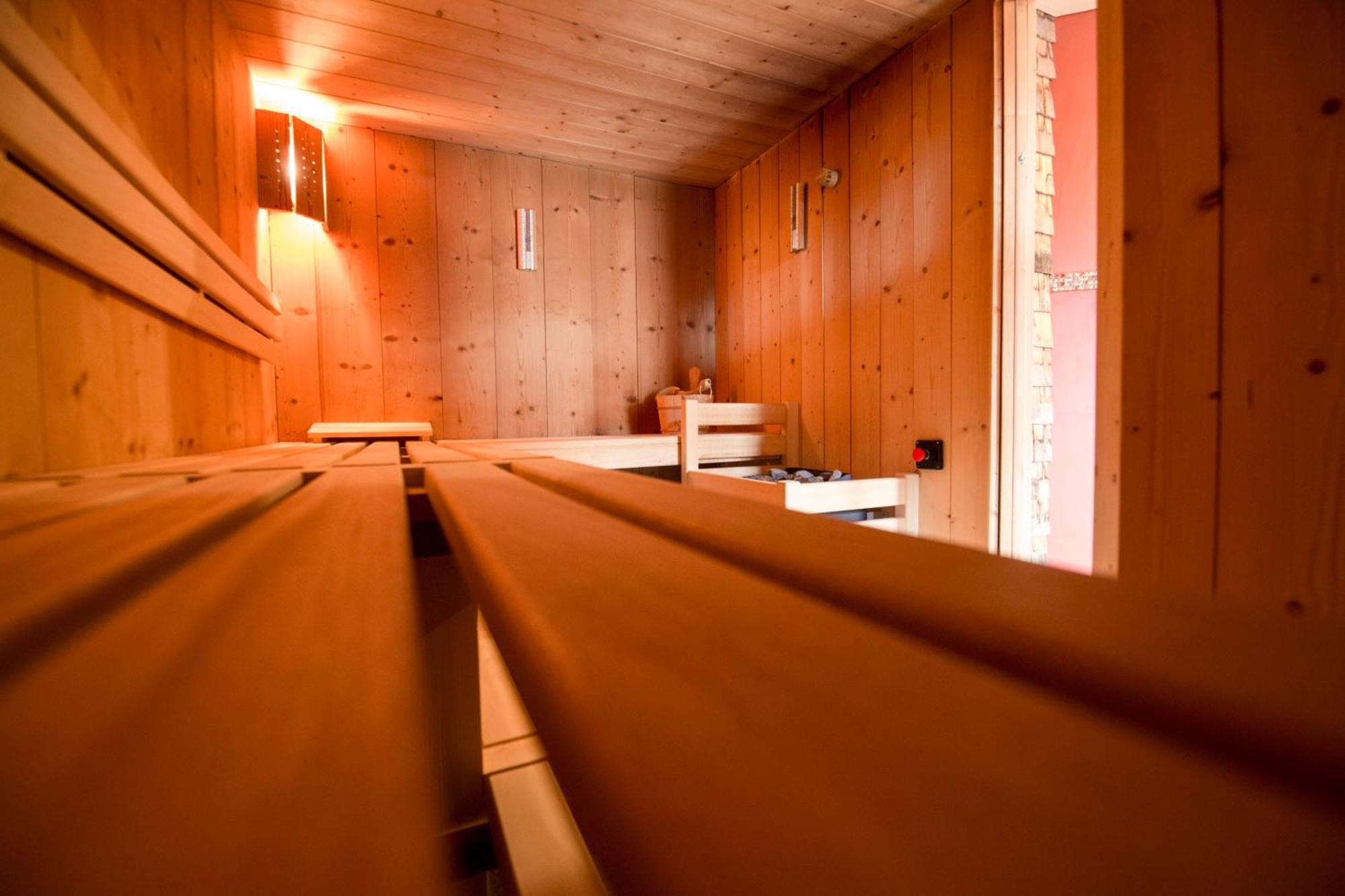 Huettenhotel Husky Lodge Muotathal Екстериор снимка
