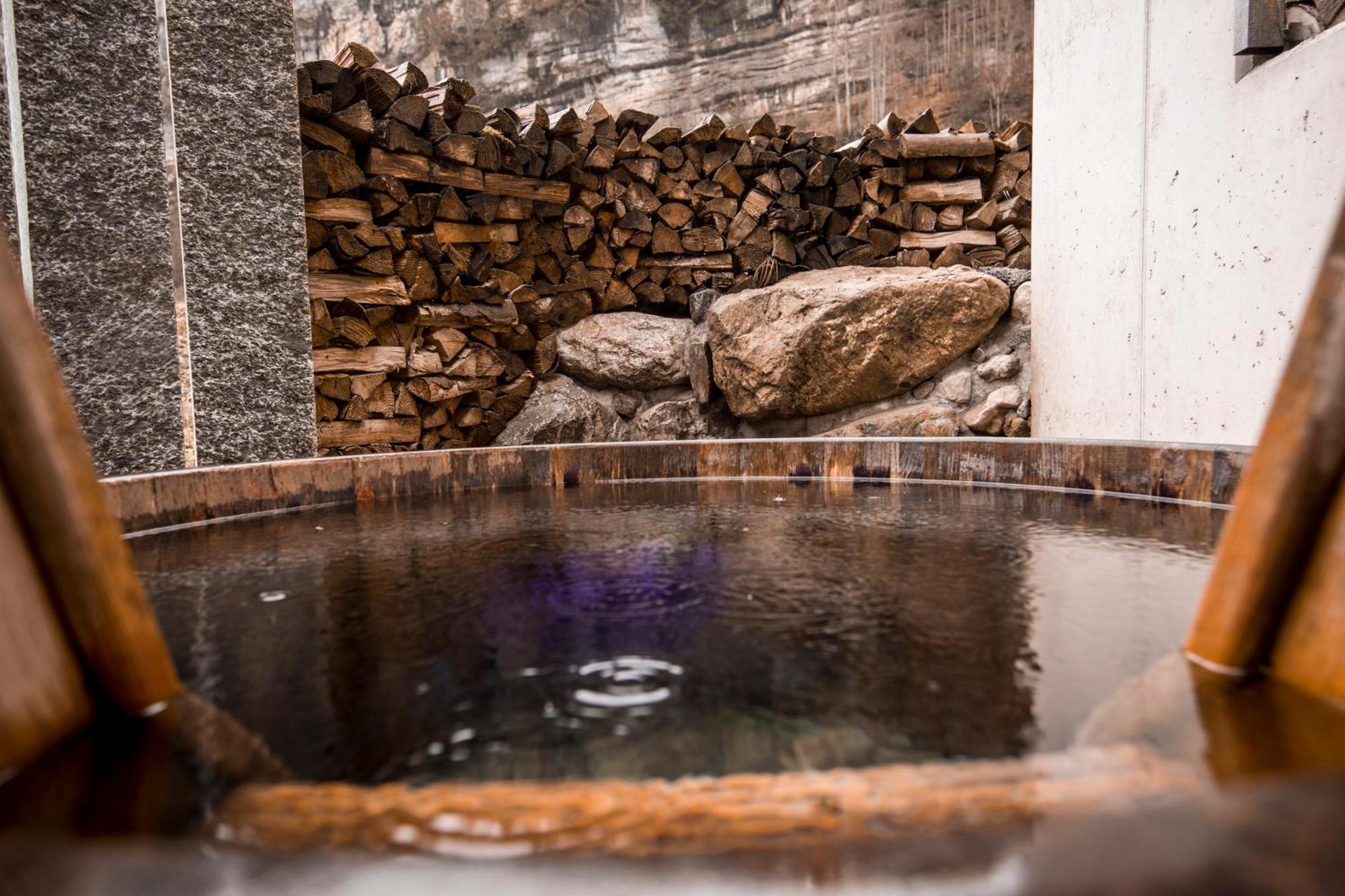 Huettenhotel Husky Lodge Muotathal Екстериор снимка
