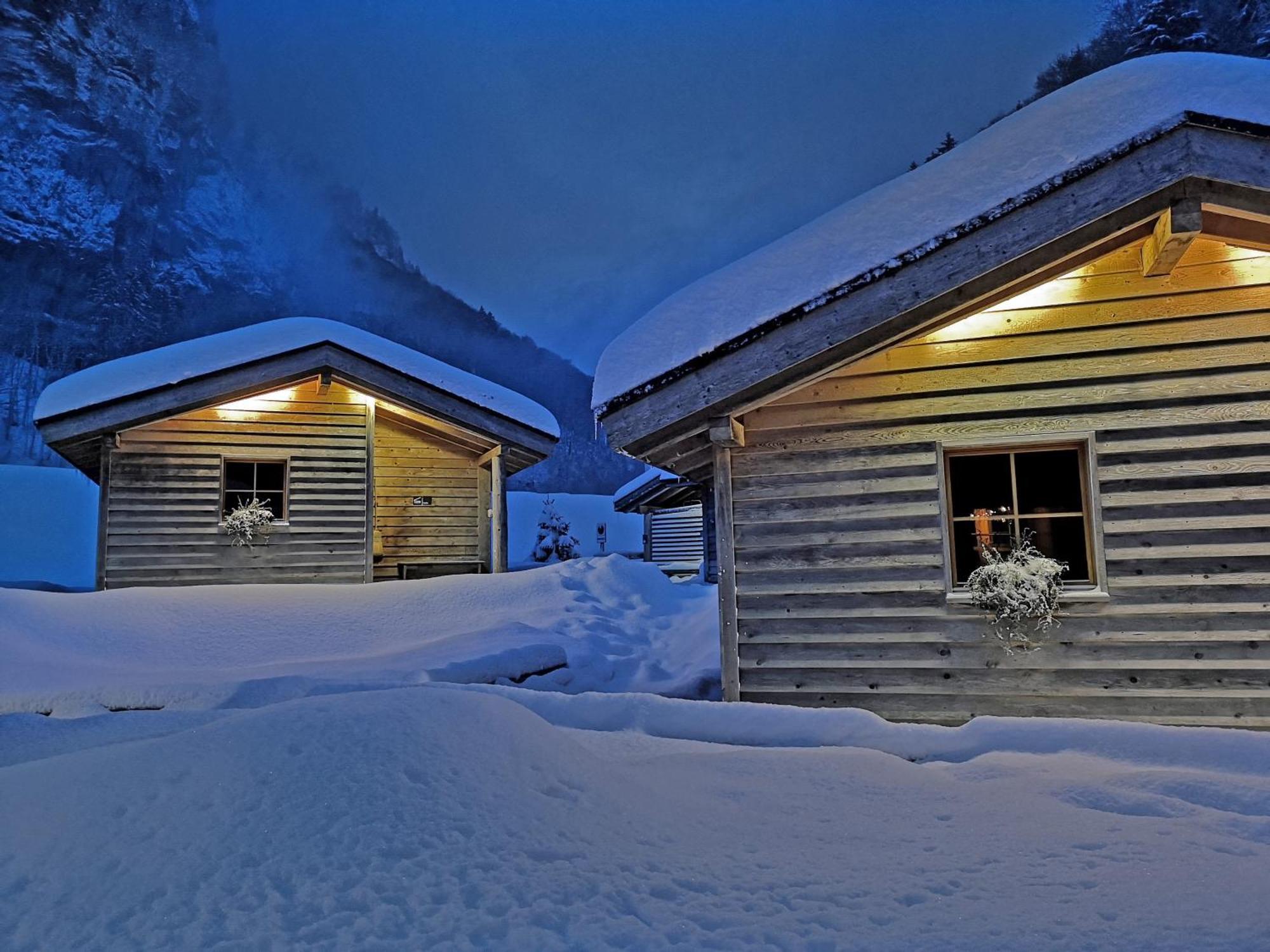 Huettenhotel Husky Lodge Muotathal Екстериор снимка
