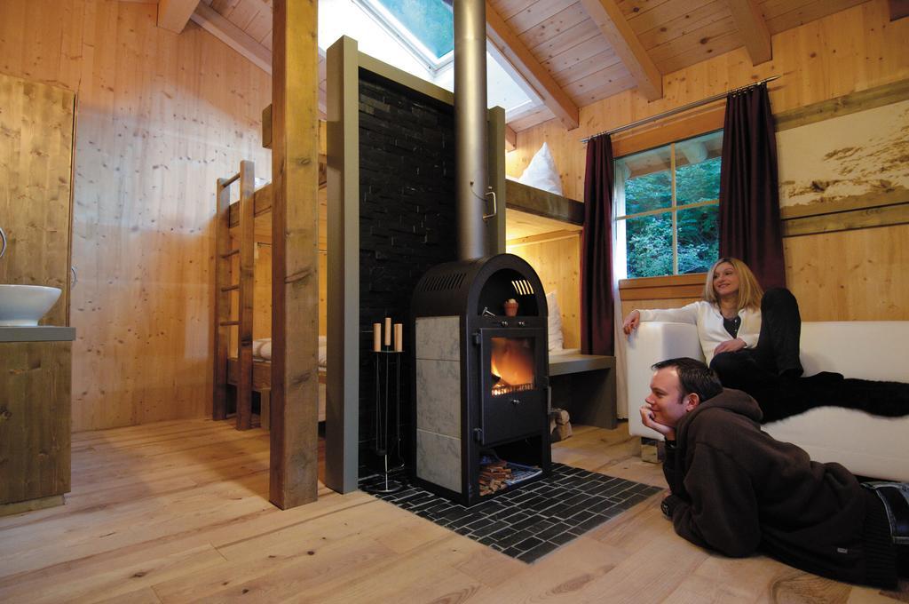 Huettenhotel Husky Lodge Muotathal Стая снимка