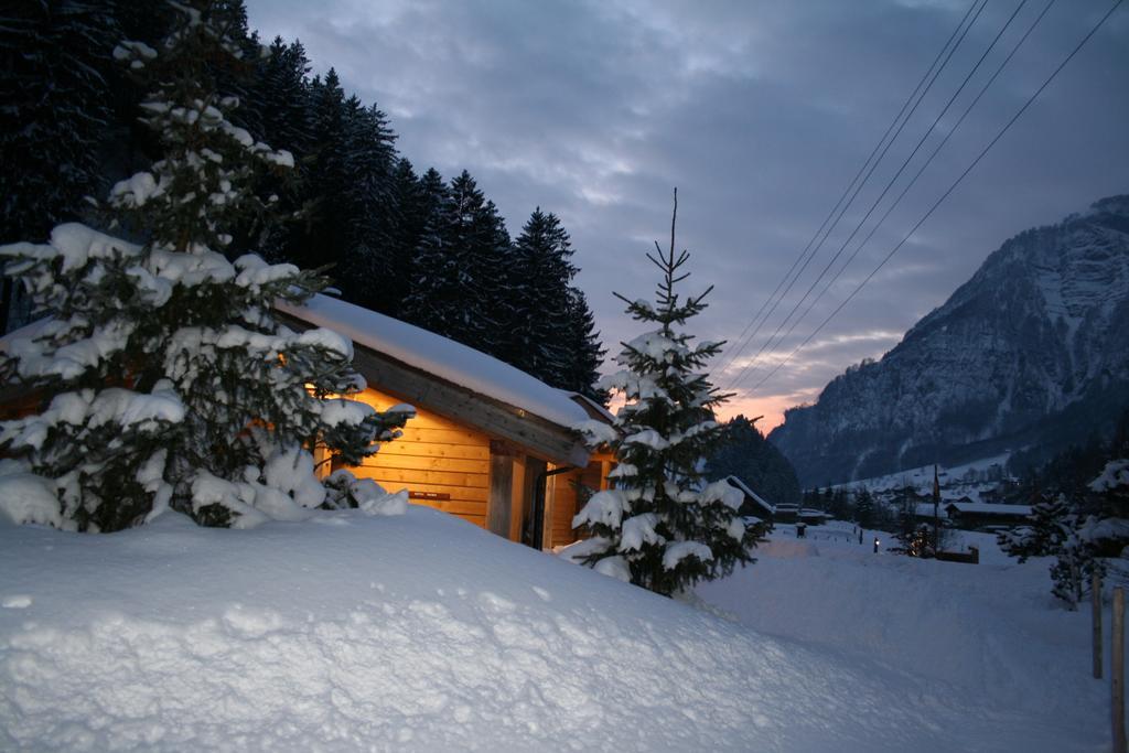 Huettenhotel Husky Lodge Muotathal Стая снимка